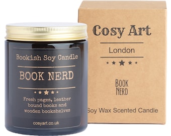 Bookish Candle | Leather + Precious Woods + Jasmine | 180ml | Soy Wax Scented Candle | Vegan | Natural | 40h Burn Time | Cosy Art Candles