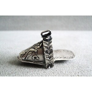 Antique Sterling Silver SLIPPER Style Lady's STIRRUP BROOCH Miniature 1.5 Birds zdjęcie 5