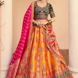 Lehenga nupcial de seda Banarasi con bordados en amarillo - 41088