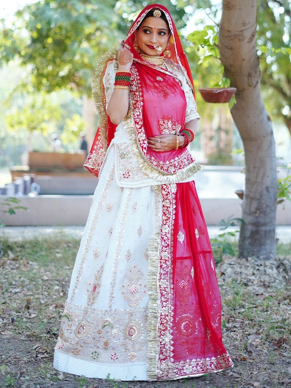 pictures of rajputi poshak designs