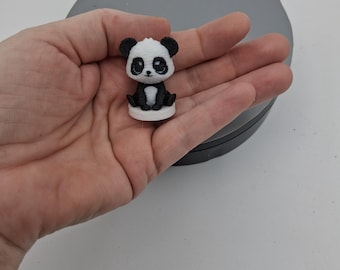 Cover Minder Panda 3D printed with magnet embedded inside - Obrien Custom Turning diamond painting