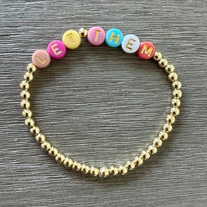 Pulsera bañada en oro Let Them Pulsera con palabras inspiradoras Pulsera con nombre y cuentas