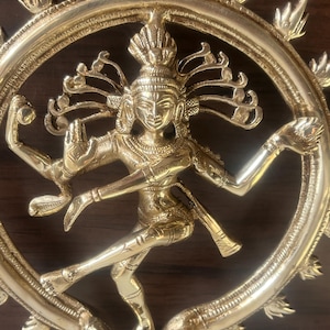 Messing tanzende Shiva Statue: Nataraja Idol, spirituelles Dekor