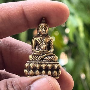 Mini Brass Buddha Statue – Small Meditating Buddha Figurine for Altar, Home Decor, Spiritual Gift, Zen Ornament, Yoga Room Decor