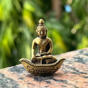 Miniature Brass Buddha Statue – Tiny Meditation Figurine – Spiritual Altar Decor – Mindfulness Desk Ornament - Yoga Gift – Handmade Buddha .