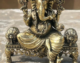 ネズミに座る真鍮のガネーシャ神像、ヒンズー教の神、インドの真鍮