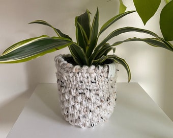 Cream Crochet Plant Pot Cover with Handles, Plant Pot Sleeve, Planter Sleeve, Basket - BASKET01.2