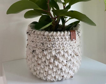 Crochet Cozy Basket with Handles, Plant Pot Cover, Plant Pot Sleeve, Planter Sleeve, Storage - BASKET01