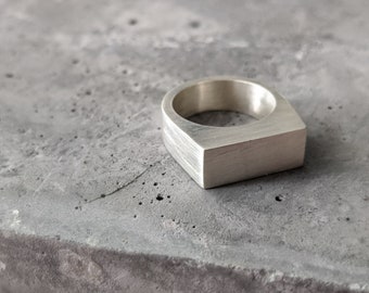 minimalist geometric silver ring