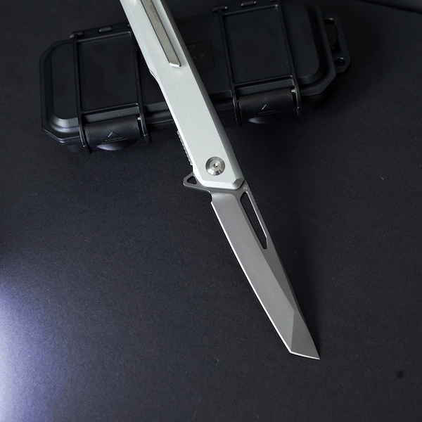 KEARA Folding Knife