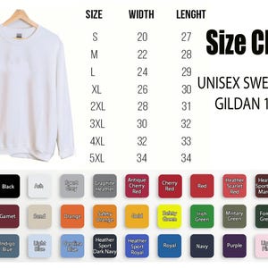 Może przedstawiać: Biała bluza unisex Gildan 18000 wisi na drewnianym wieszaku. Obraz zawiera tabelę rozmiar&oacute;w z wymiarami w centymetrach i paletę kolor&oacute;w z r&oacute;żnymi opcjami.