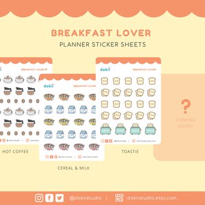 Pu&ograve; includere: Tre fogli di adesivi con illustrazioni di cibi per la colazione. I fogli sono etichettati "Caff&egrave; caldo", "Cereali e latte" e "Toasty". I fogli fanno parte di una collezione di adesivi per planner "Breakfast Lover".