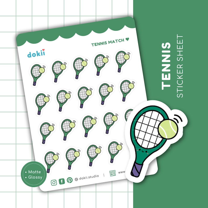 K&ouml;nnte beinhalten: Eine Blatt mit 20 gr&uuml;nen und wei&szlig;en Tennisschl&auml;ger-Aufklebern mit einem gr&uuml;nen Tennisball. Der Text "TENNIS MATCH" befindet sich oben auf dem Blatt. Der Text "TENNIS STICKER SHEET" befindet sich auf der rechten Seite des Blattes.