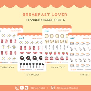 Pu&ograve; includere: Quattro fogli di adesivi con illustrazioni a tema colazione. I fogli sono etichettati "Eggs & Bacon", "Full English", "Jam on Toast" e "Milk Tea". Ogni foglio presenta una variet&agrave; di immagini di cartoni animati carini, tra cui uova, pancetta, toast, marmellata, tazze da t&egrave; e bustine di t&egrave;.