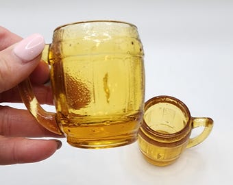 Amberglazen mokken Borrelglaasjes 2 1/2" set van twee vintage