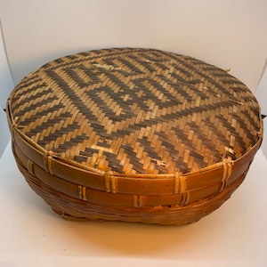 Hand Woven Lidded Natural Grass Basket Indonesia Vintage