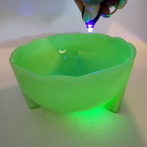 Rare Jadeite Chevron Flower Bulb Bowl McKee Art Deco Triple Footed Green Glass Vintage