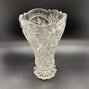 Crystal Cut Glass Vase Star of David Table Centre Piece Glass Vase Decor Vintage