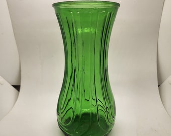 Hoosier Glass VASE # 4086-B Emerald Green Vertical Line Made in USA