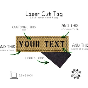 Może przedstawiać: Etykieta wycinana laserowo z napisem "YOUR TEXT" czcionką szablonową. Etykieta ma wymiary 3,8 x 12,7 cm i posiada zapięcie na rzep. Obraz pokazuje opcje dostosowywania koloru tkaniny, koloru ściegu i koloru projektu.