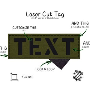 Puede incluir: Etiqueta cortada con láser, 5 x 15 cm, con la palabra "TEXT" en negro sobre fondo verde oliva. La etiqueta está diseñada para la personalización y tiene fijación termoadhesiva o velcro.
