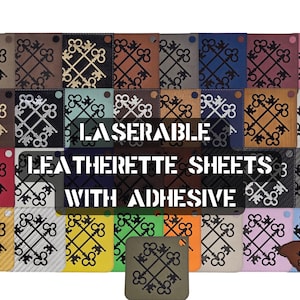 Puede incluir: Una colección de láminas de polipiel cortables con láser y adhesivo en varios colores, cada una con un diseño de llave. La imagen incluye una variedad de colores, como marrón, negro, azul y rosa. Se muestra el texto "LASERABLE LEATHERETTE SHEETS WITH ADHESIVE".