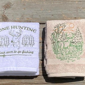Embroidered Buck Hand Towel Set: Rustic Cabin Lodge Decor