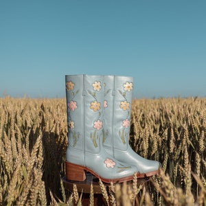 Flower Boots in Blue