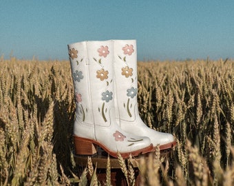 Flower Boots in White