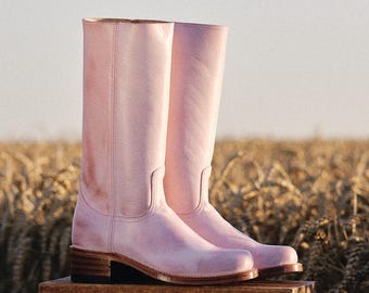 Botas gruesas de tacón bajo en color rosa