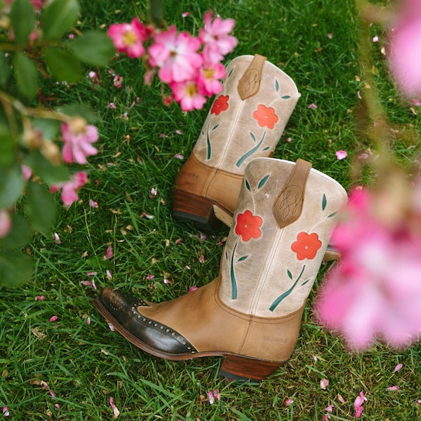 Lucky Retro Cowgirl Boots - Vintage Finished