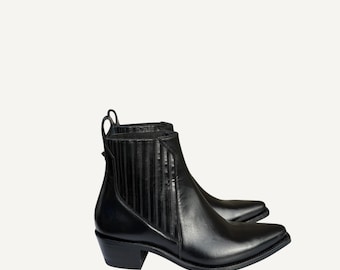 Valentino Garavani Rockstud Ankle Boots Chelsea Western Black