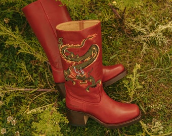 Naga Dragon Boots in Bordeaux