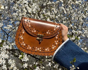Tiggy by Cuddington Bag - Peace and Love Hobo Vintage Brown