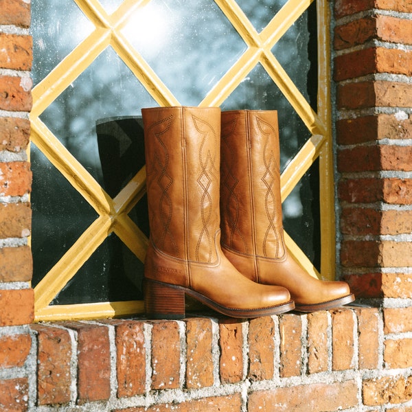 Chunky Retro Boots in Brown