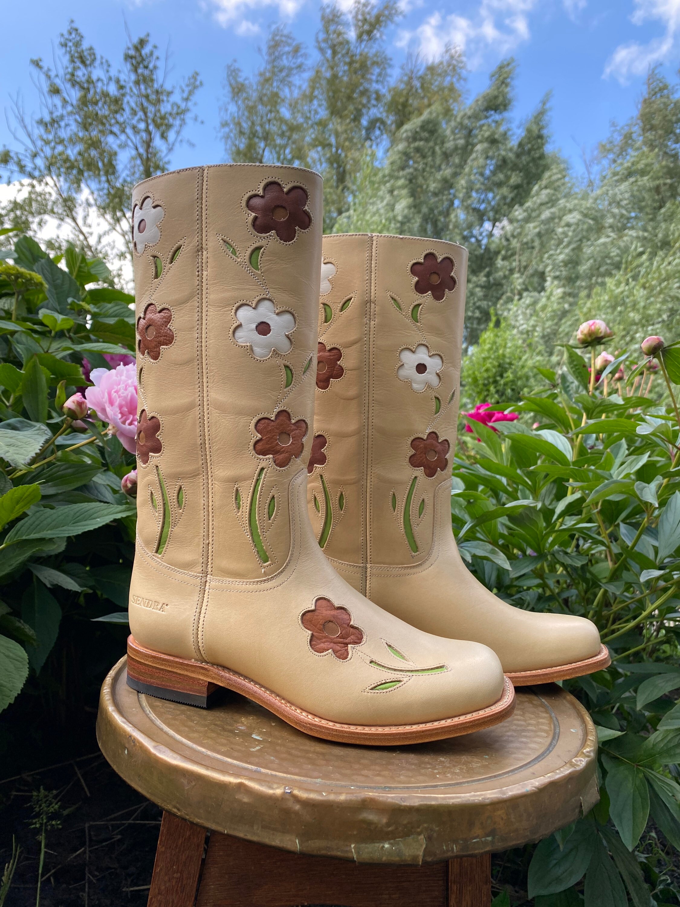 Desert flower shop bell boots