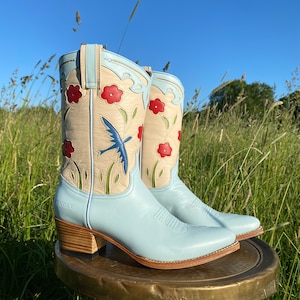 Colibri Boots Blue | Bird | flower