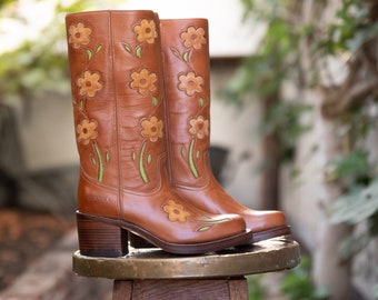 Flower Boots Tawny Brown