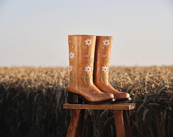 Botas Flower Boots color marrón almendra