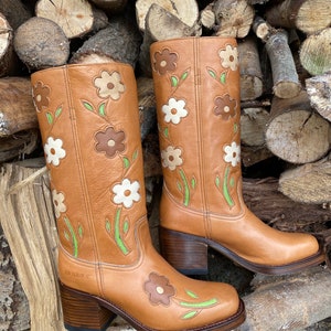 Flower Boots Almond Brown