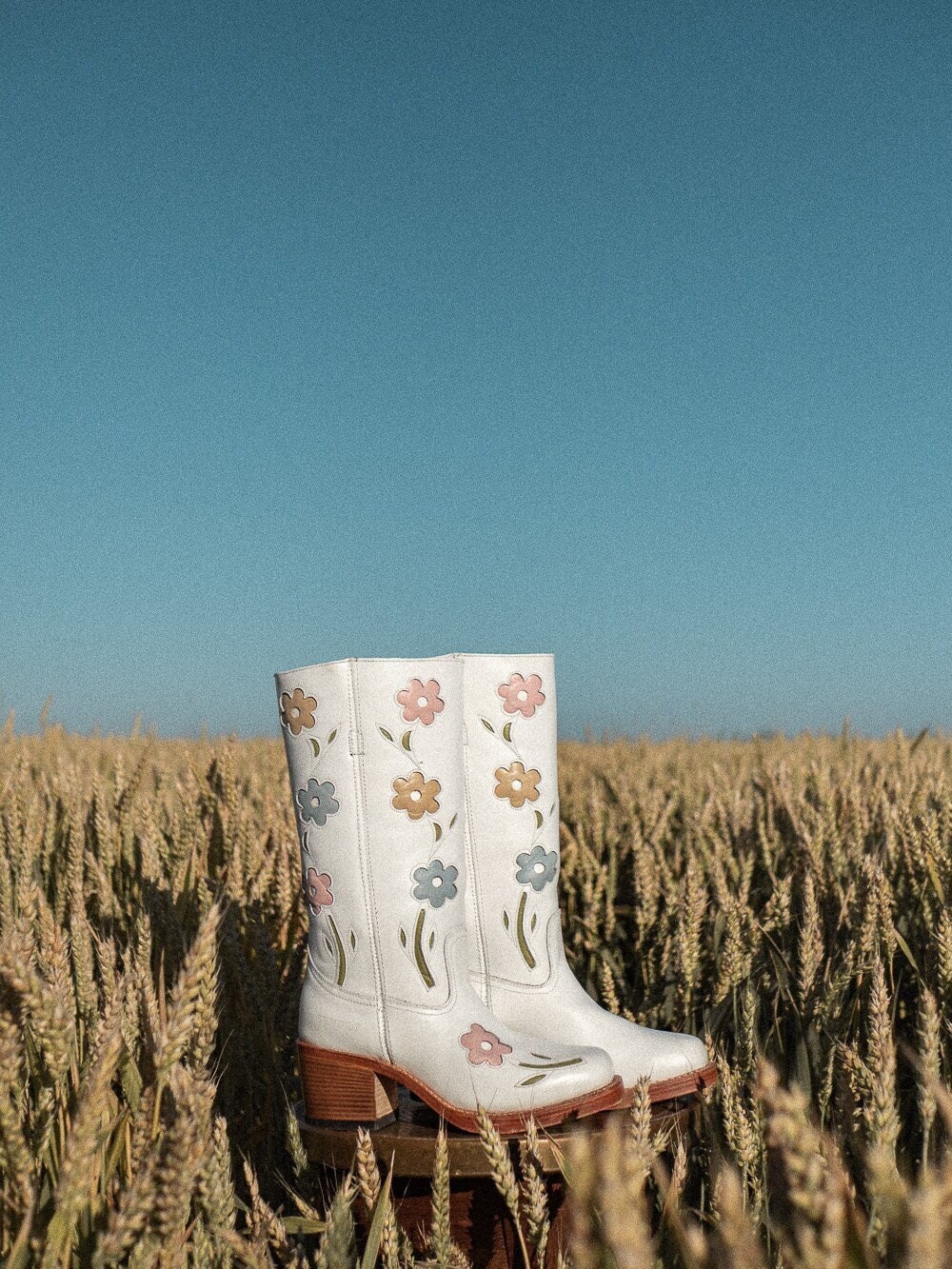 Flower Boots in White