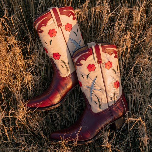 Colibri Boots Bordeaux | Bird | Flower