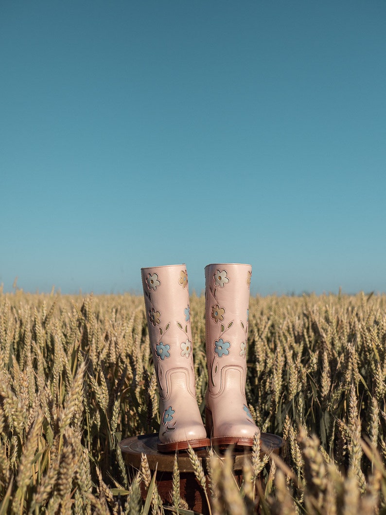 Flower Boots in Pink image 4