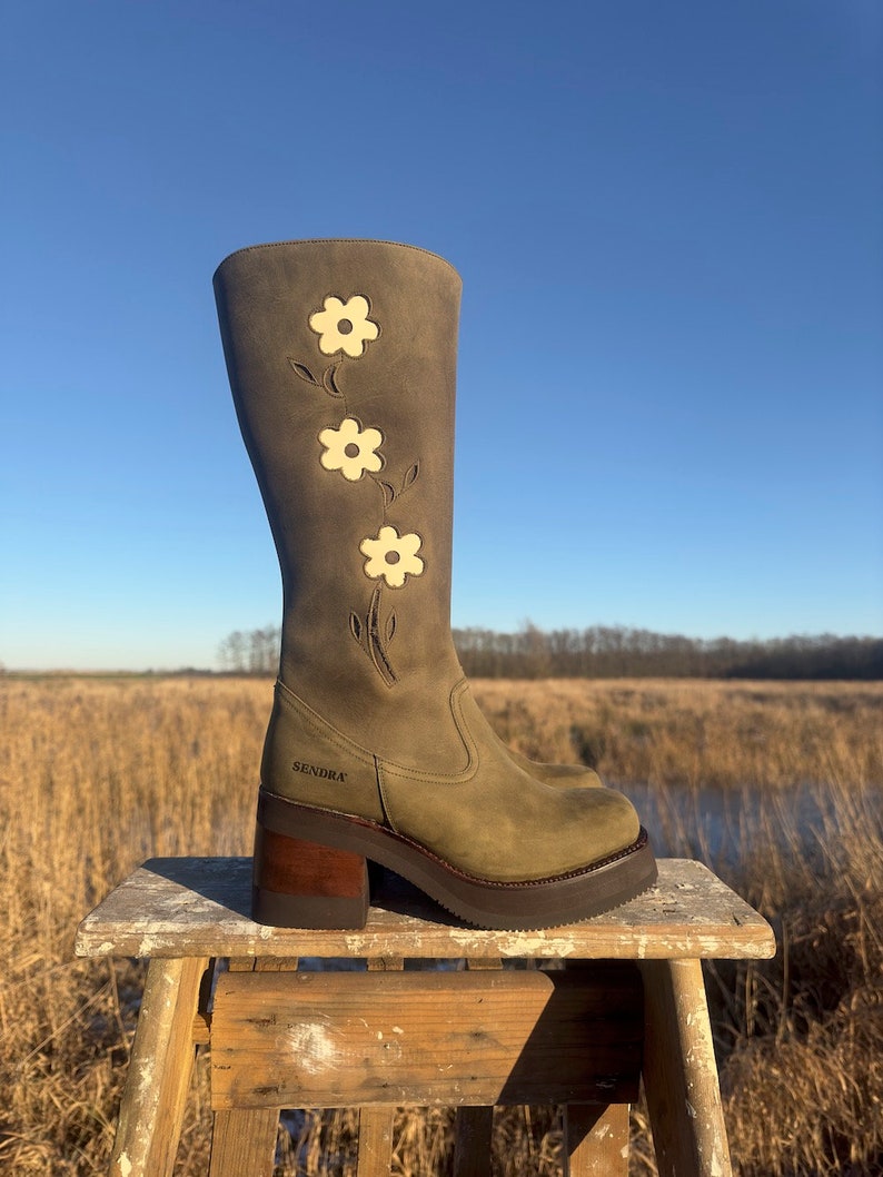 Platform flower boots military green