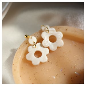 Behr - Dangly Flower- Handmade Clay Flower Dangly Design Drop Earrings-Aesthetic Earrings- gift for her Mother’s Day Valentine Gift