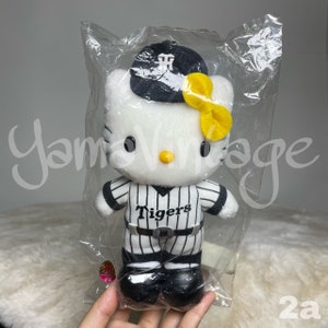 Vintage 2003s Kitty Cat Plush , Second hand , Stuffed toys , Sportswear, Japan , Anime , Plushies , Vintage style , Japanese wedding , 1990s