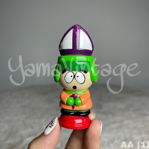 Vintage 2000s Kyle Broflovski (1) Szachy , Zabawki , Kolekcjonerskie , Używane , Bajki , Lata 90. , Y2K , Prezent dla niej , Prezent dla niego , Figurka