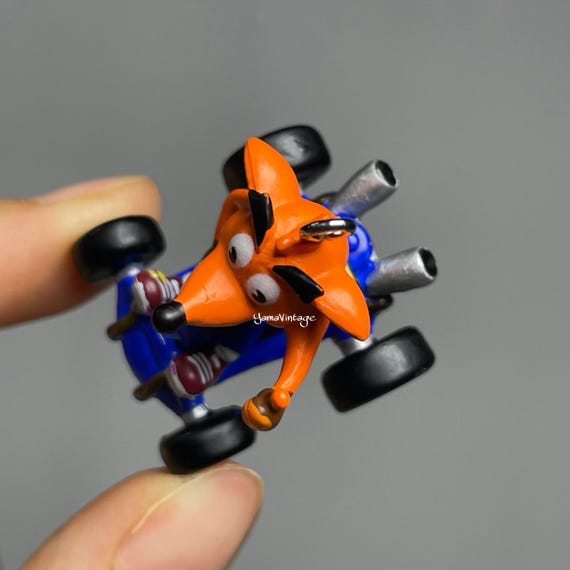 Vintage 2000s Bandicoot Figure Keychain 1.2