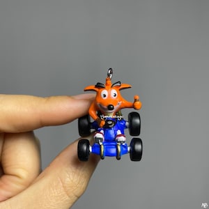 Crash bandicoot figure - Etsy 日本