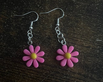 Retro Vibes Flower Earrings